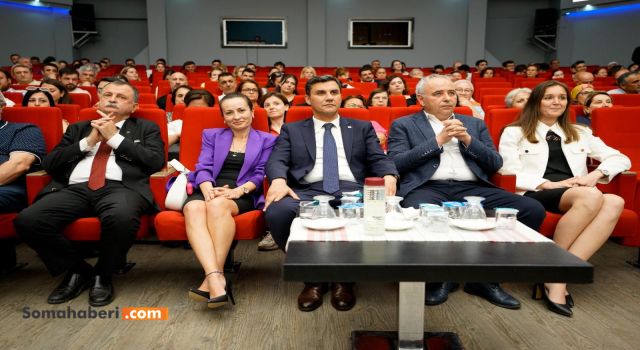 CHP'DEN COŞKULU BAYRAMLAŞMA TÖRENİ