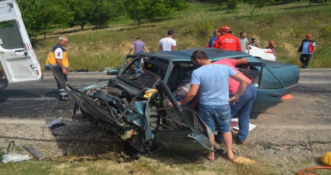 Savaştepe'de Kaza Baba Kızına Sarıldı